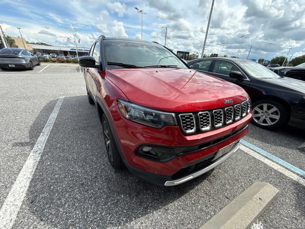 Used 2026 Jeep Compass Limited AWD/4WD image 6