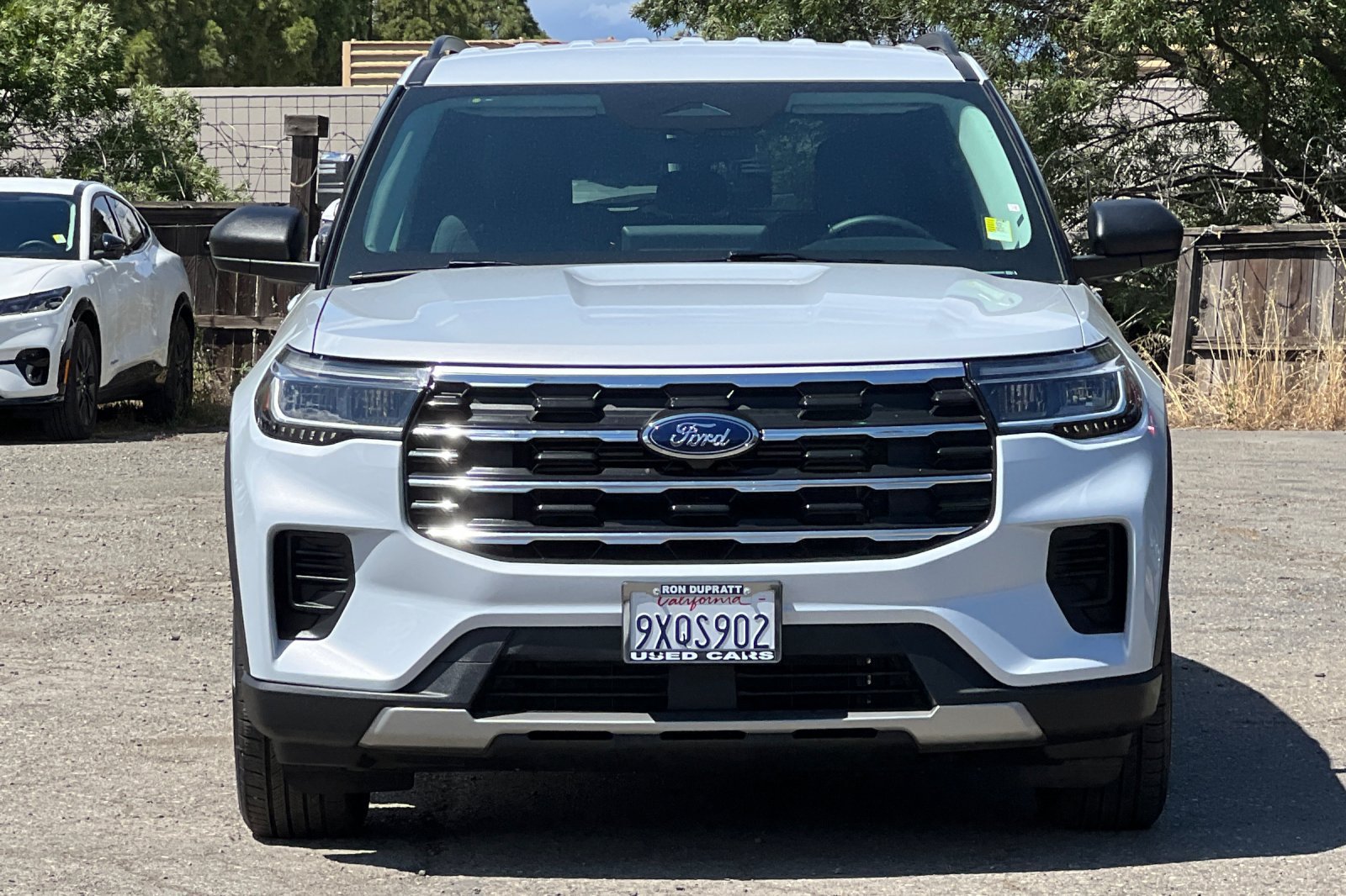 Used 2026 Ford Explorer Active RWD image 9