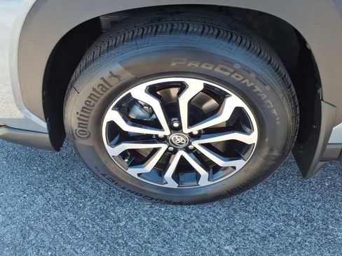 Used 2025 Toyota Corolla Cross AWD Hybrid image 4