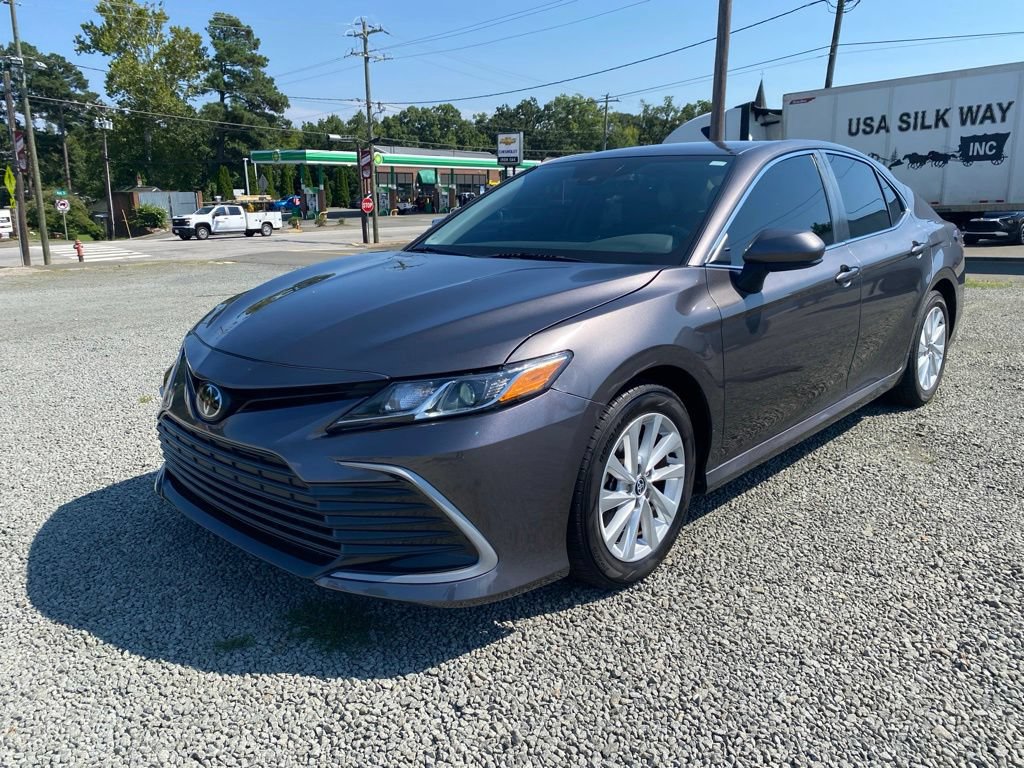 Used 2023 Toyota Camry LE FWD image 7