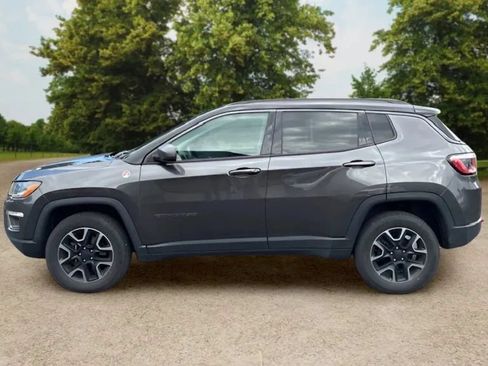 Used 2019 Jeep Compass Trailhawk AWD/4WD image 5