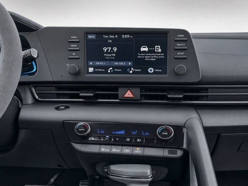 Used 2025 Hyundai Elantra Sport FWD image 16