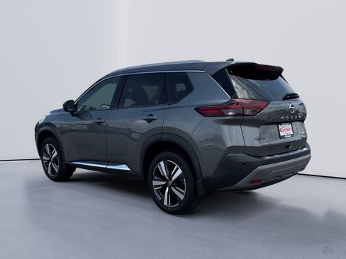 Used 2021 Nissan Rogue SL image 3