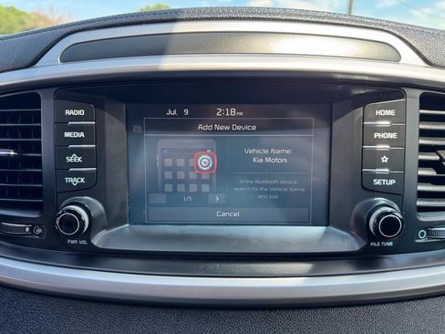 Used 2020 Kia Sorento AWD V6 image 38