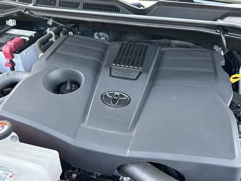 Used 2023 Toyota Tundra Platinum AWD/4WD image 34
