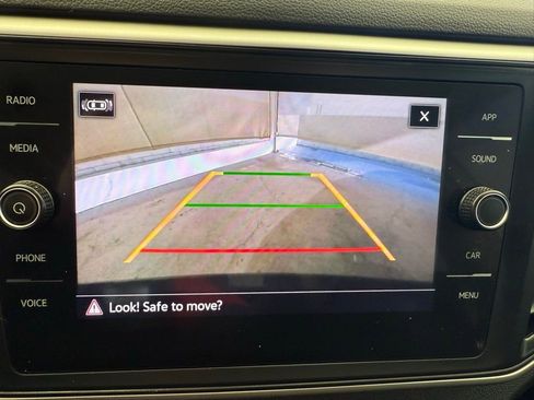 Used 2021 Volkswagen Atlas SE image 34