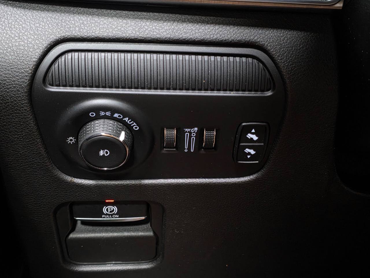 Used 2022 Jeep Grand Wagoneer Series I AWD/4WD image 52