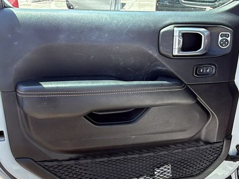 Used 2024 Jeep Wrangler Unlimited Sahara AWD/4WD image 5