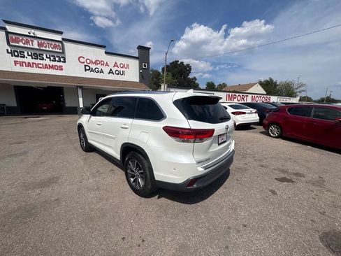 Used 2019 Toyota Highlander XLE FWD image 7