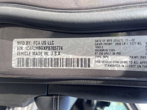 Used 2023 Jeep Grand Cherokee Limited AWD/4WD image 31