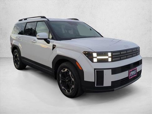 Used 2025 Hyundai Santa Fe SEL image 3