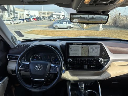 Used 2021 Toyota Highlander Platinum image 15
