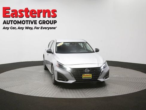 Used 2024 Nissan Altima 2.5 SV FWD image 50