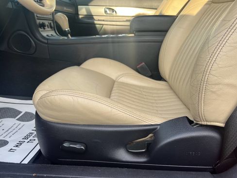 Used 2004 Ford Thunderbird RWD image 15