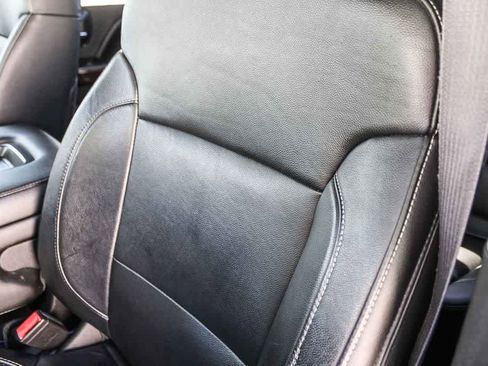 Used 2015 GMC Sierra 1500 SLT w/ SLT Crew Cab Value Package RWD image 18