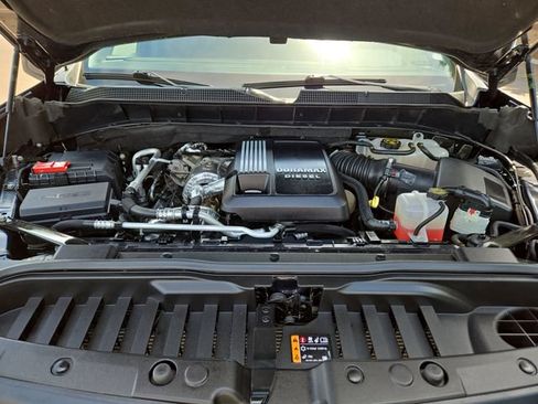 Used 2022 Chevrolet Silverado 1500 RST AWD/4WD image 37