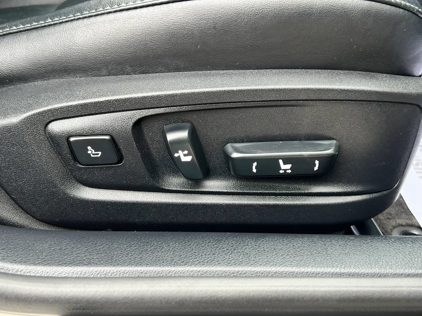 Used 2013 Lexus ES 300h w/ Luxury Pkg FWD image 30