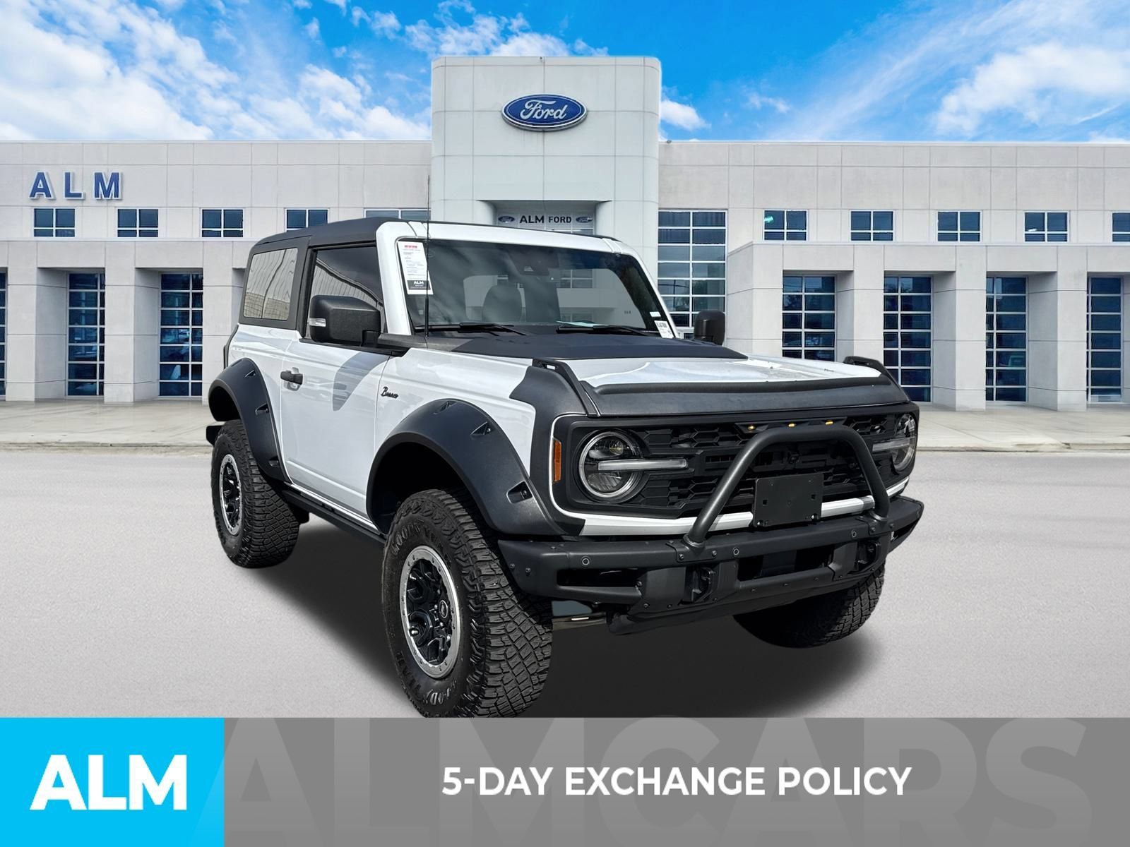 Used 2024 Ford Bronco Badlands w/ Sasquatch Package AWD/4WD image 3