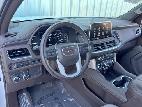 Used 2021 GMC Yukon SLT image 13