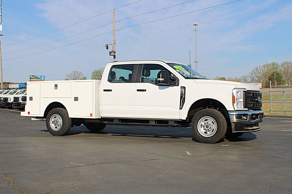 Used 2024 Ford F250 XL w/ XL Chrome Package AWD/4WD image 2