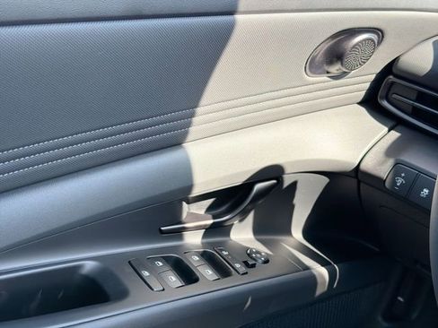 New 2026 Hyundai Elantra SEL Sport Premium FWD image 17