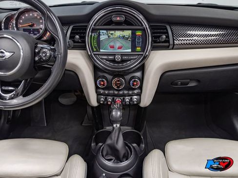 Used 2018 MINI Cooper S image 9