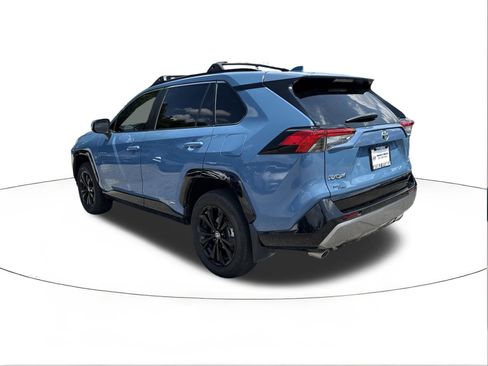 Used 2024 Toyota RAV4 SE AWD/4WD image 5