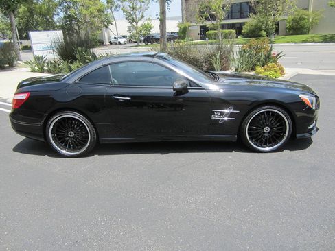 Used 2013 Mercedes-Benz SL 550 image 4