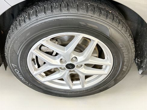 Used 2024 Ford Edge SEL image 11