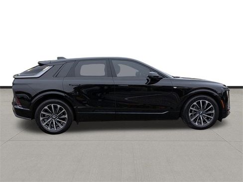 Used 2025 Cadillac Lyriq Sport image 4