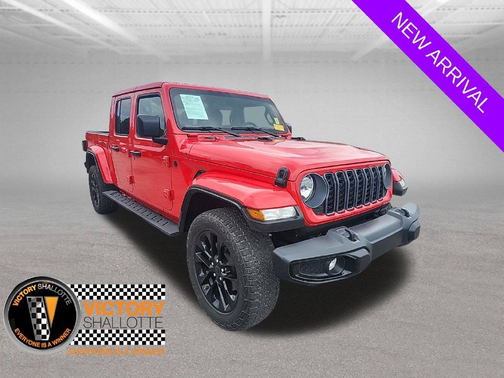 Used 2025 Jeep Gladiator Sport AWD/4WD image 1