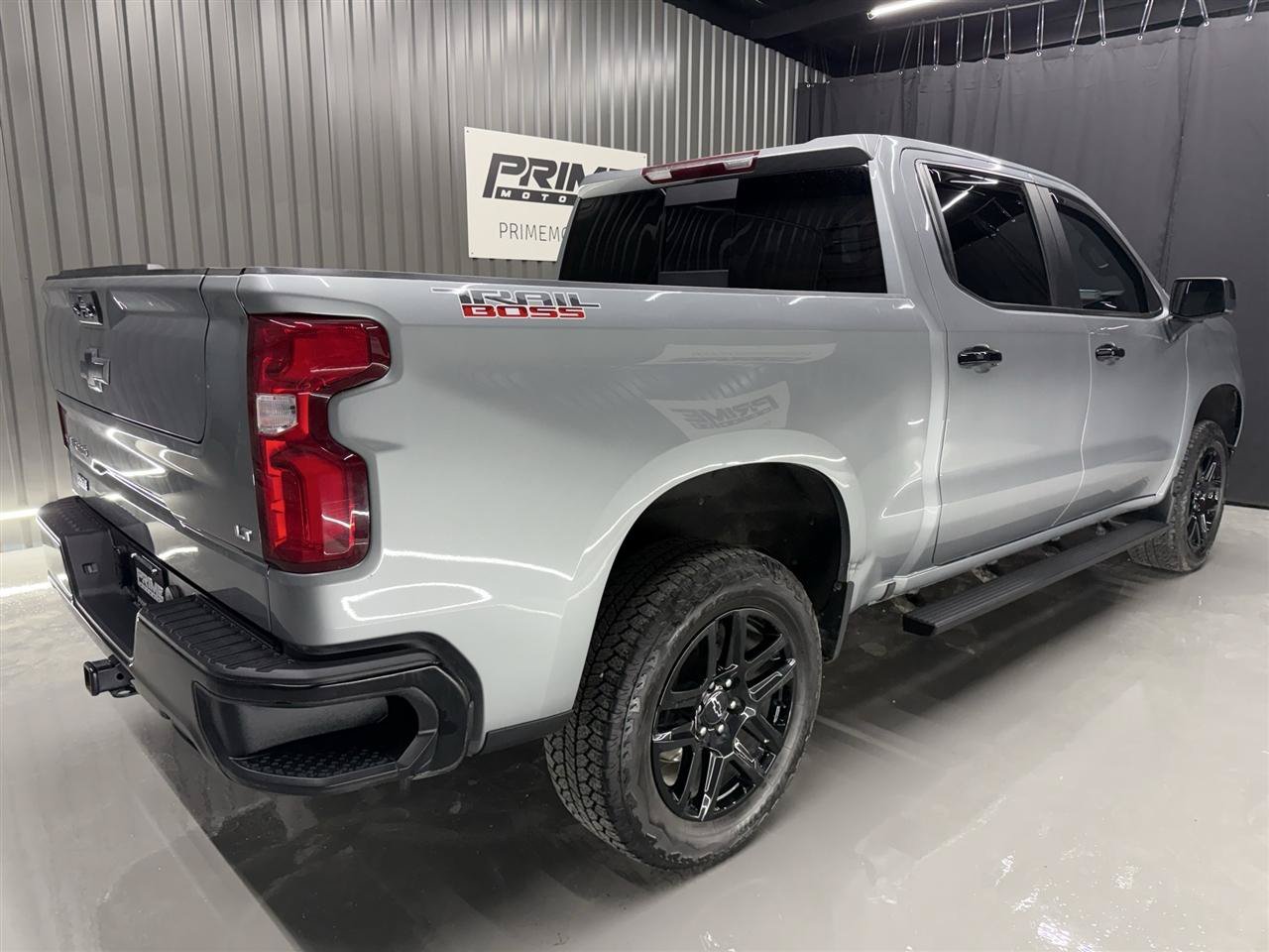 Used 2024 Chevrolet Silverado 1500 LT Trail Boss w/ Convenience Package II AWD/4WD image 3