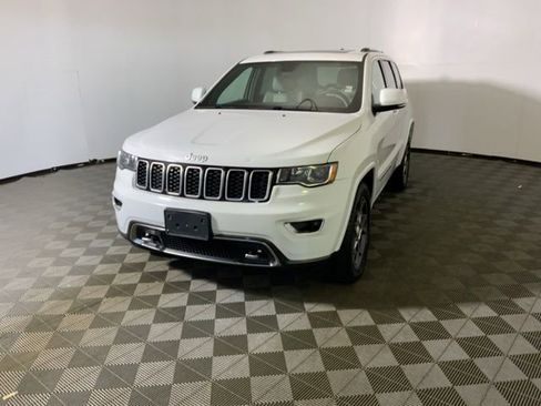 Used 2018 Jeep Grand Cherokee Limited AWD/4WD image 3
