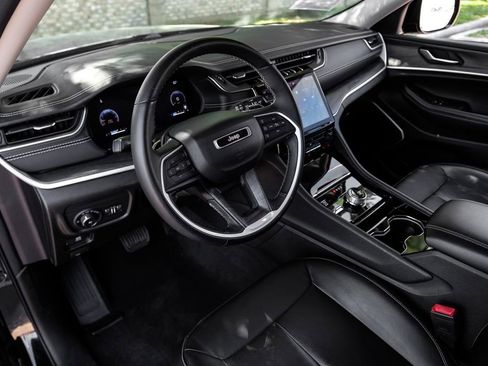 Used 2022 Jeep Grand Cherokee Limited image 26