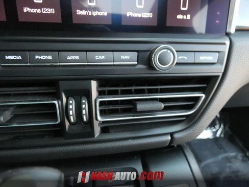 Used 2020 Porsche Macan AWD/4WD image 56