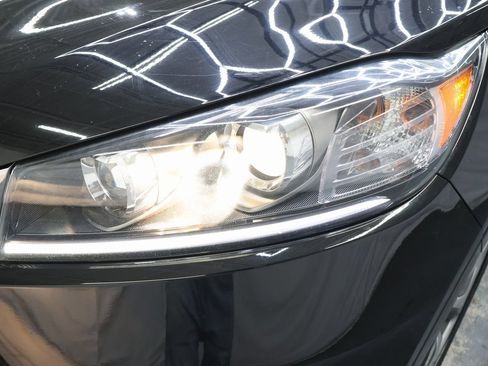 Used 2019 Kia Sorento SX image 28