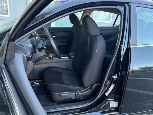 Used 2022 Nissan Sentra SV w/ Trunk Package FWD image 10