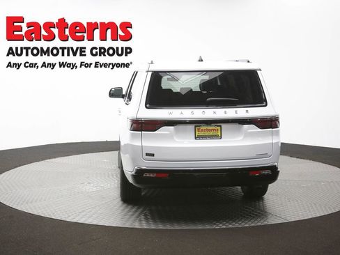 Used 2024 Jeep Wagoneer L Series II w/ Flexible Seating Group RWD image 39