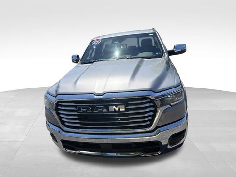 Used 2025 RAM 1500 Laramie AWD/4WD image 4