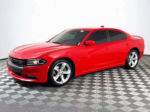 Used 2016 Dodge Charger R/T RWD image 4