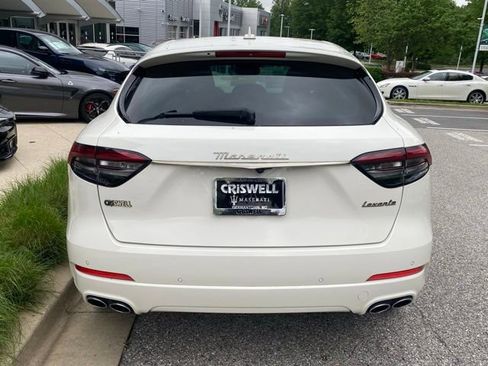 New 2024 Maserati Levante GT Ultima image 5