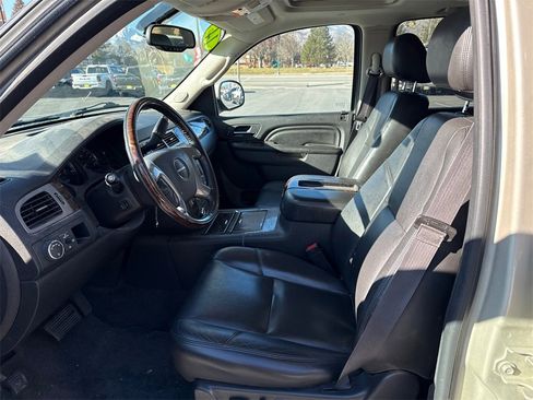 Used 2014 GMC Yukon XL Denali image 8