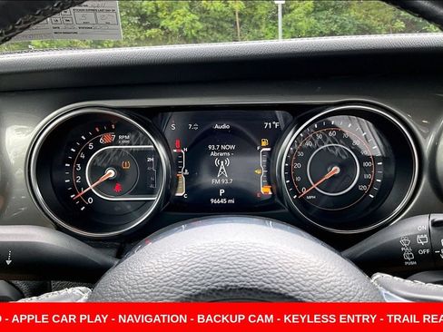 Used 2022 Jeep Wrangler Unlimited Sahara w/ LED Lighting Group AWD/4WD image 13