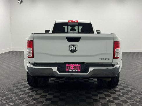 Used 2024 RAM 3500 Tradesman w/ Chrome Appearance Group AWD/4WD image 9