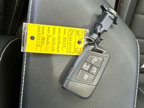 Certified 2024 Volkswagen Jetta SE w/ Panoramic Sunroof Package image 61