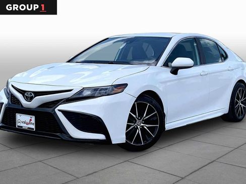 Used 2021 Toyota Camry SE FWD image 1
