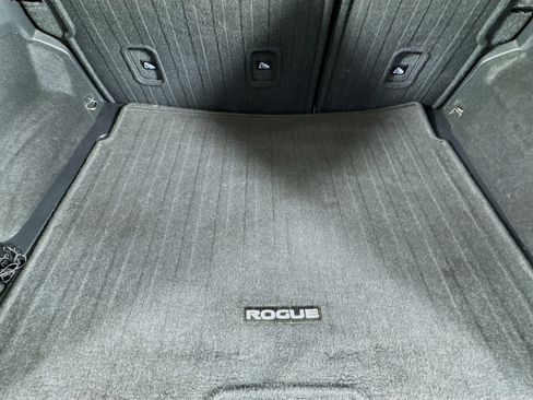 Used 2023 Nissan Rogue S image 34