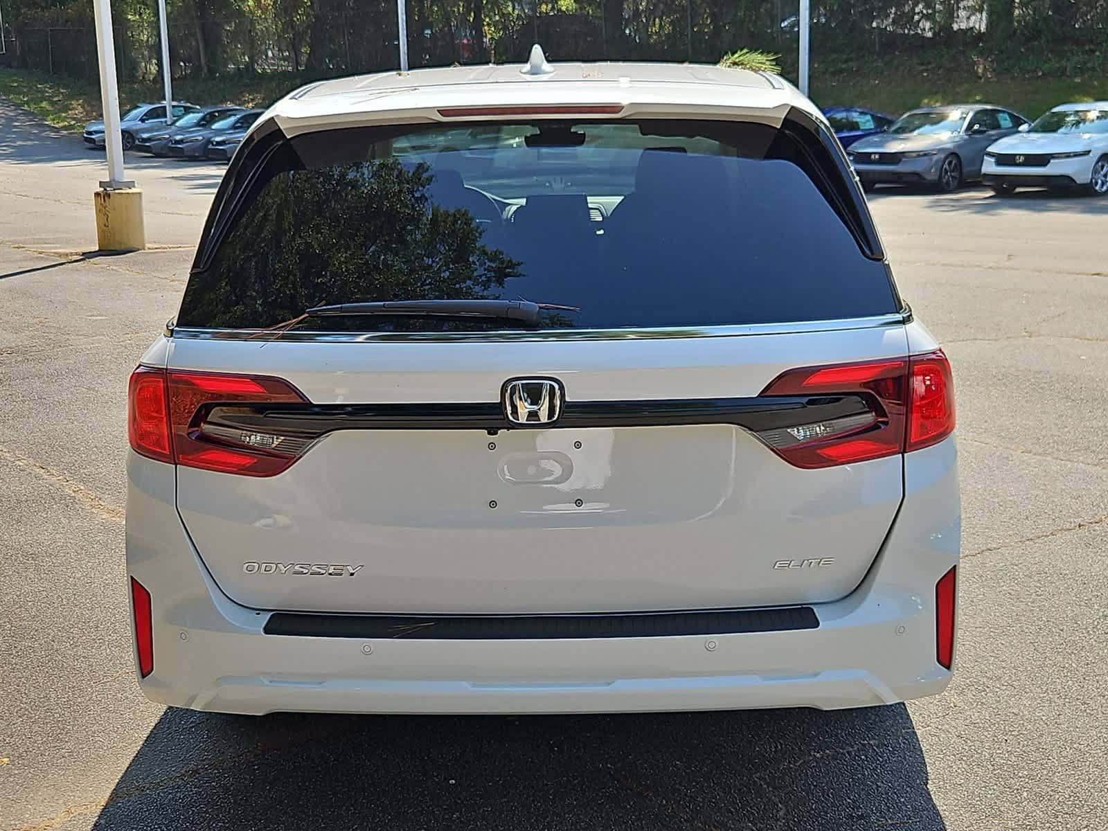 New 2027 Honda Odyssey Elite image 3