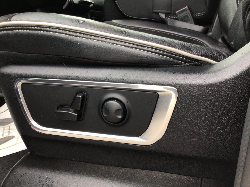 Used 2025 RAM 1500 Laramie AWD/4WD image 31