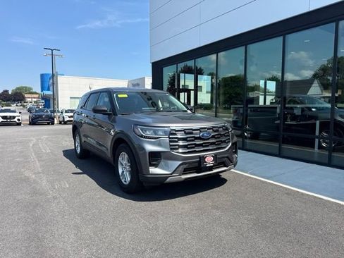 Used 2026 Ford Explorer Active AWD/4WD image 1